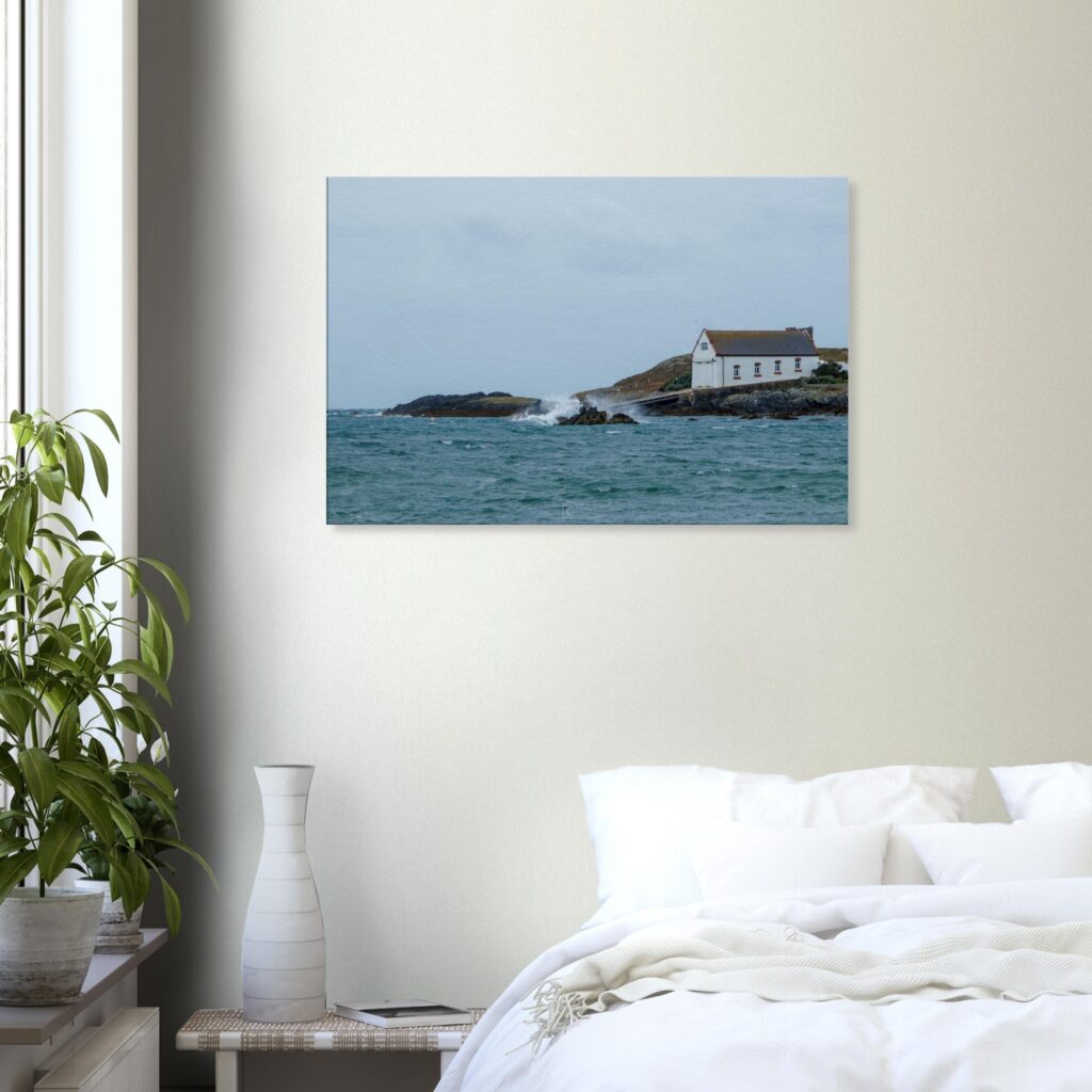 Crashing Waves of Bwa Gwyn Beach